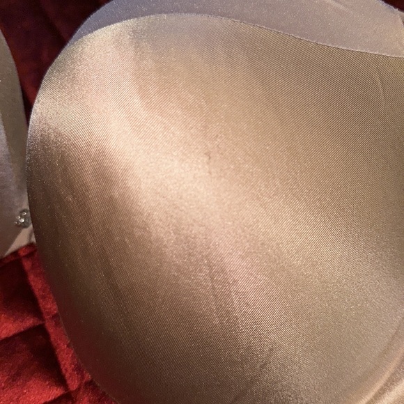 Victoria Secret Nude Push up Bra - Picture 6 of 9